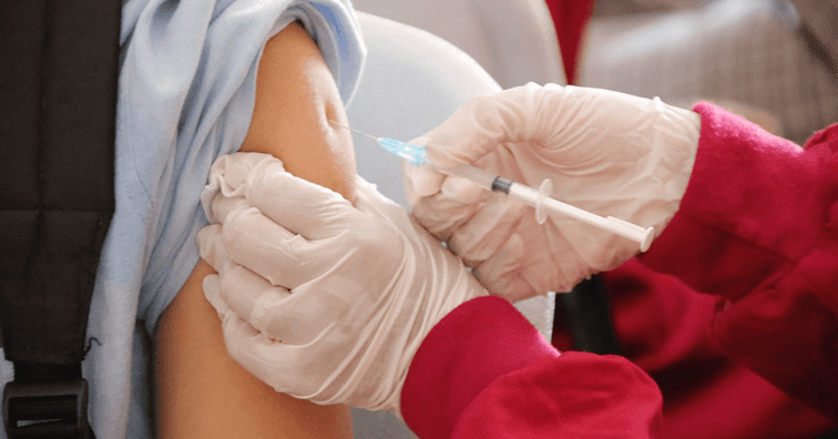 Jaké jsou nežádoucí účinky očkování proti Covidu